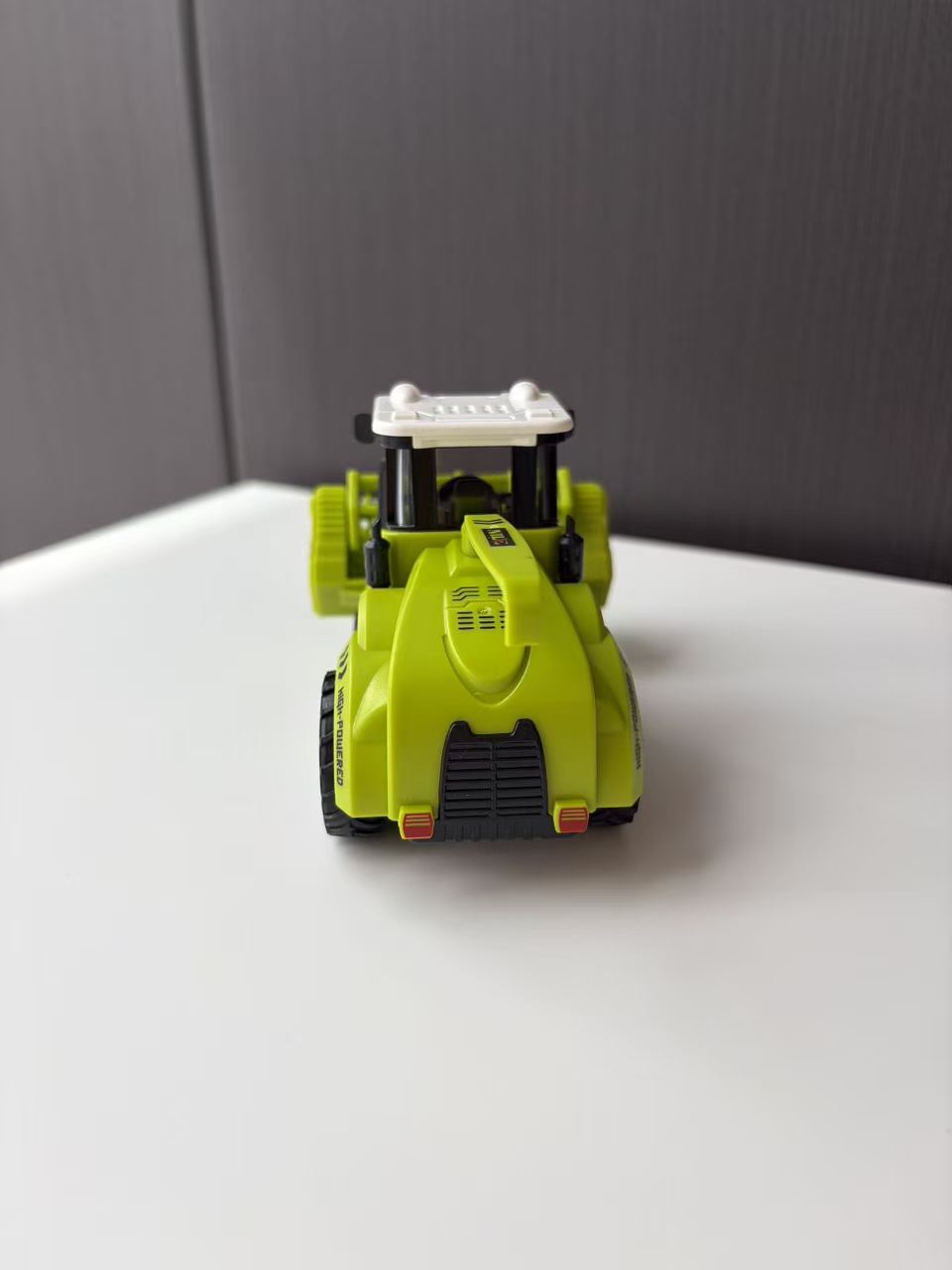 Green Construction Wheel Loader Model with Front Bucket