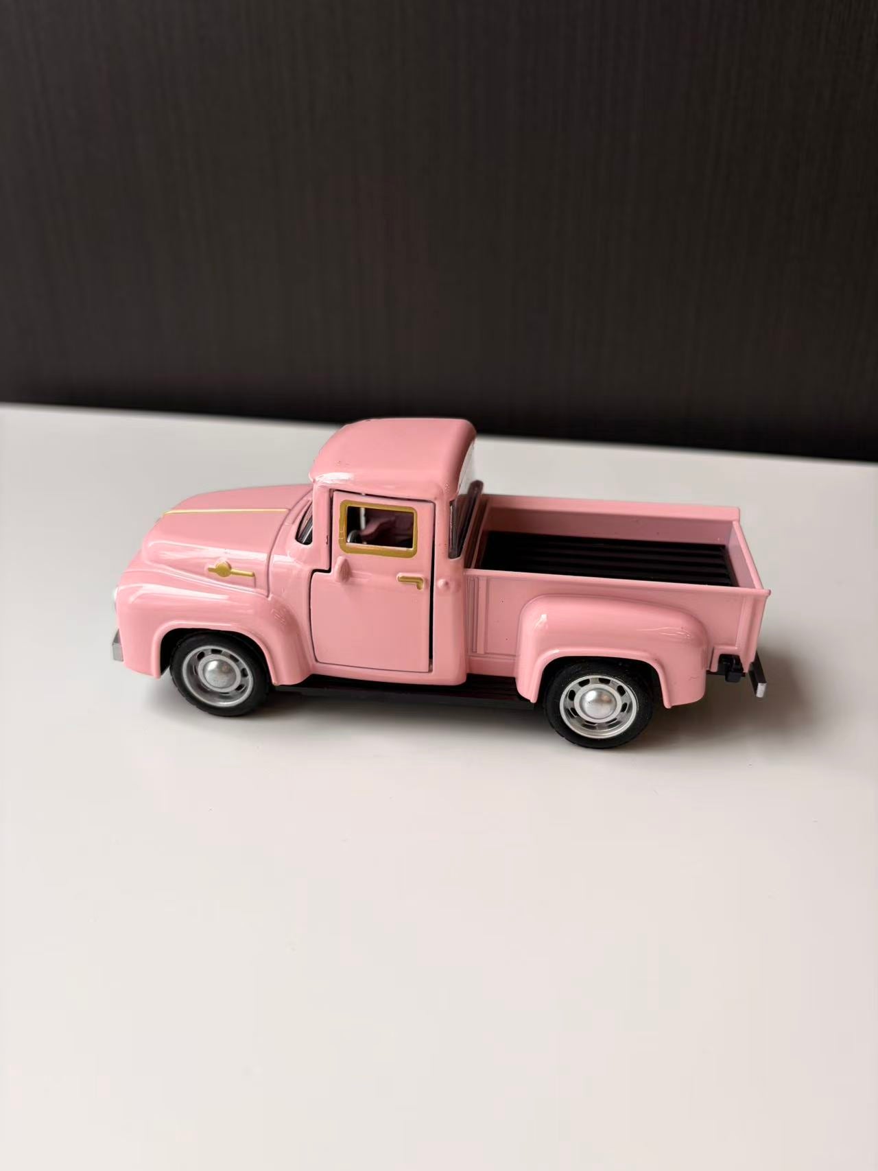 Pink Vintage-Style Pickup Truck Die-Cast Model Toy