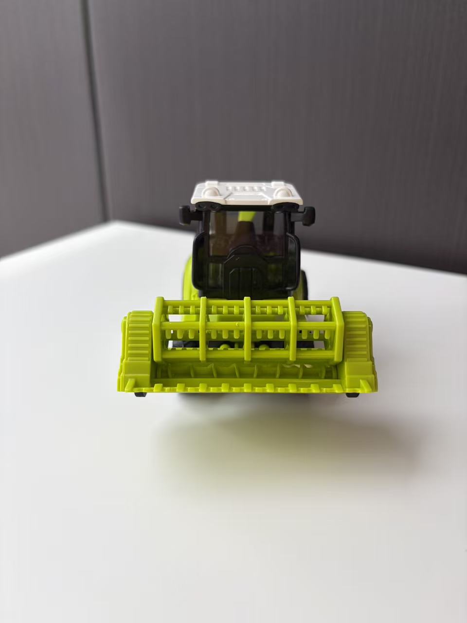 Green Construction Wheel Loader Model with Front Bucket
